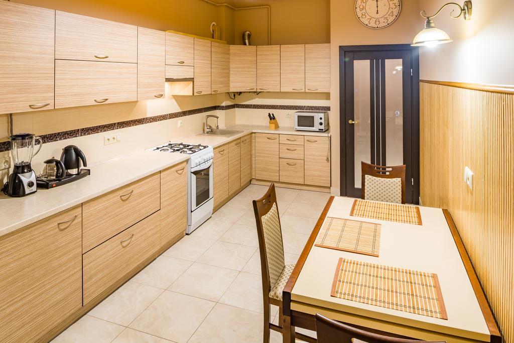 Apartments Alfa Tsekhova 1 Lviv Exterior photo