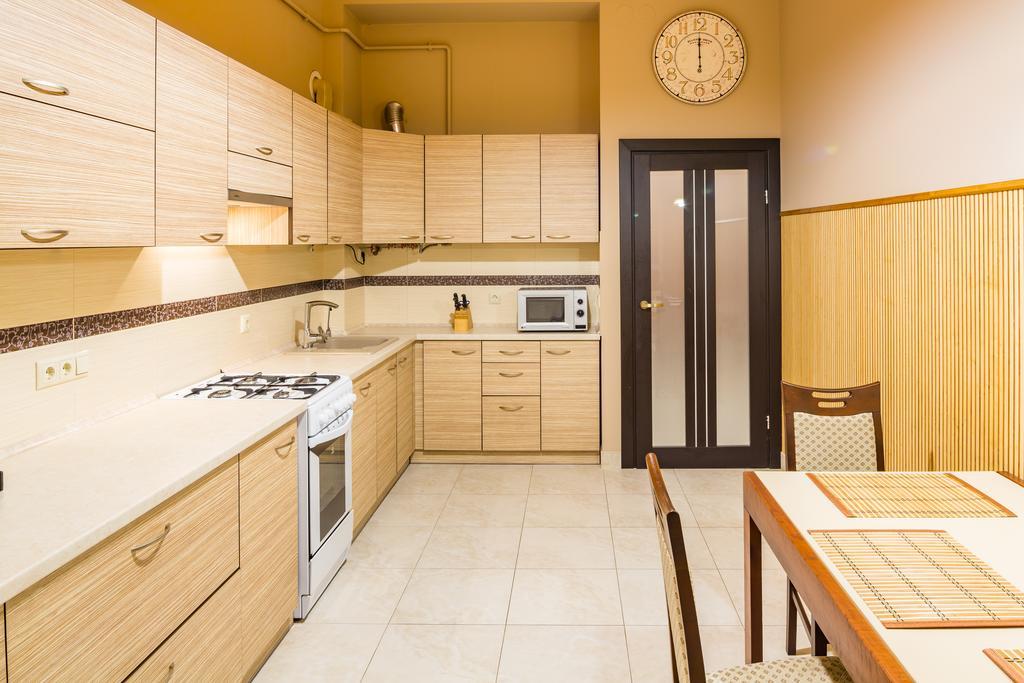 Apartments Alfa Tsekhova 1 Lviv Exterior photo