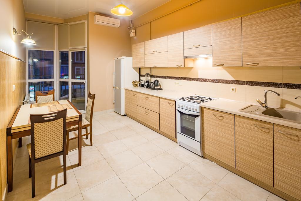 Apartments Alfa Tsekhova 1 Lviv Exterior photo